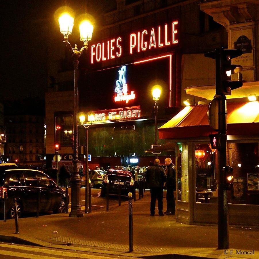 Studio Pigalle De 25 M2 - 2 Lits Simples Type Gigogne Pour 2 Personnes - Coeur Touristique De Paris - 2 Minutes De La Station Metro Pigalle ,Petit Train Vers La Butte Montmartre-Cabarets Moulin Rouge,Chez Michou-Restaurants Bouillon Pigalle,Berliner ภายนอก รูปภาพ