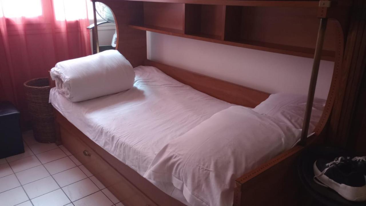 Studio Pigalle De 25 M2 - 2 Lits Simples Type Gigogne Pour 2 Personnes - Coeur Touristique De Paris - 2 Minutes De La Station Metro Pigalle ,Petit Train Vers La Butte Montmartre-Cabarets Moulin Rouge,Chez Michou-Restaurants Bouillon Pigalle,Berliner ภายนอก รูปภาพ
