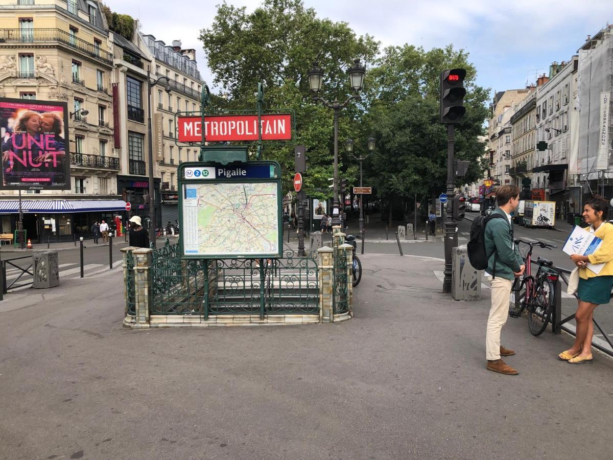 Studio Pigalle De 25 M2 - 2 Lits Simples Type Gigogne Pour 2 Personnes - Coeur Touristique De Paris - 2 Minutes De La Station Metro Pigalle ,Petit Train Vers La Butte Montmartre-Cabarets Moulin Rouge,Chez Michou-Restaurants Bouillon Pigalle,Berliner ภายนอก รูปภาพ