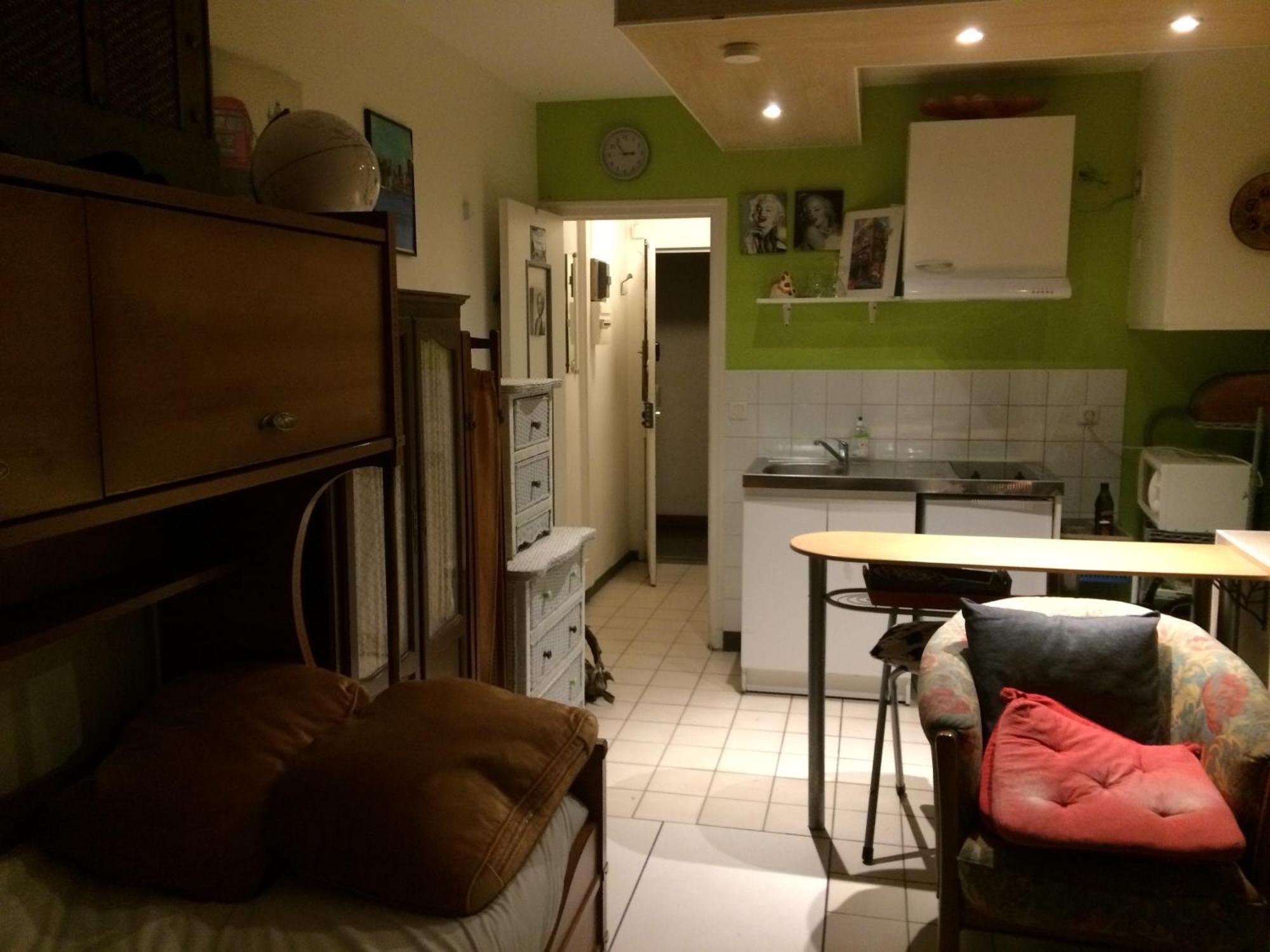 Studio Pigalle De 25 M2 - 2 Lits Simples Type Gigogne Pour 2 Personnes - Coeur Touristique De Paris - 2 Minutes De La Station Metro Pigalle ,Petit Train Vers La Butte Montmartre-Cabarets Moulin Rouge,Chez Michou-Restaurants Bouillon Pigalle,Berliner ภายนอก รูปภาพ